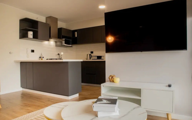 w Enchanting 1BR w Balcony in San Isidro