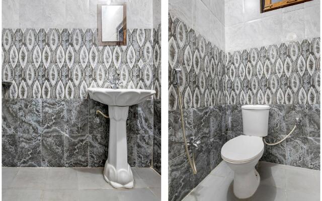 SPOT ON 72828 Hotel Jay Bhavani