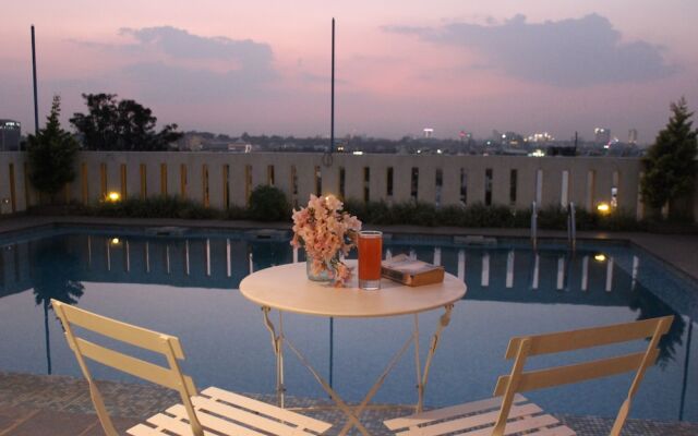 White Canvas Hotel