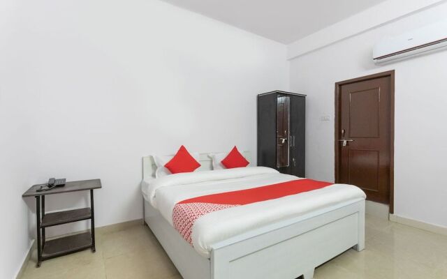 OYO 28691 Hotel Golden Star