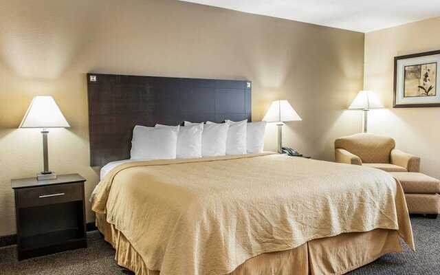 Quality Inn & Suites Mattoon Area