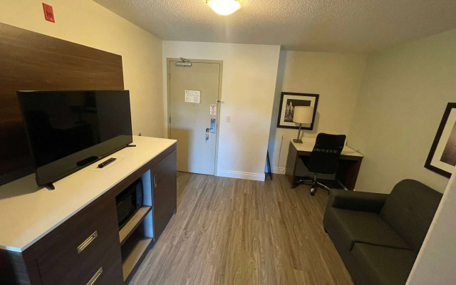 Super 8 by Wyndham Peterborough