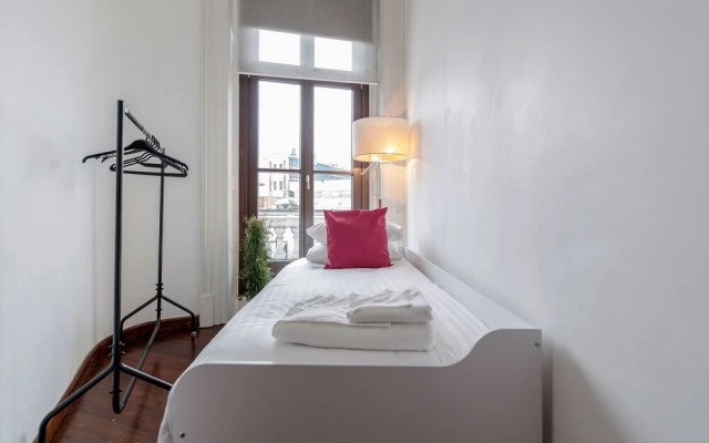 South Ken Apartment by BaseToGo