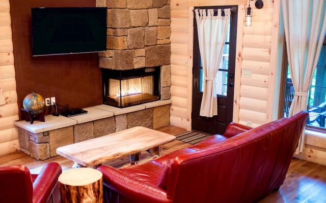 Cricket Hill Treehouse Cabins