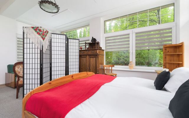 Retro Apartment Zamoyskiego by Renters