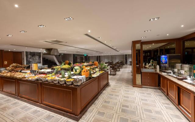 Nova Plaza Crystal Hotel