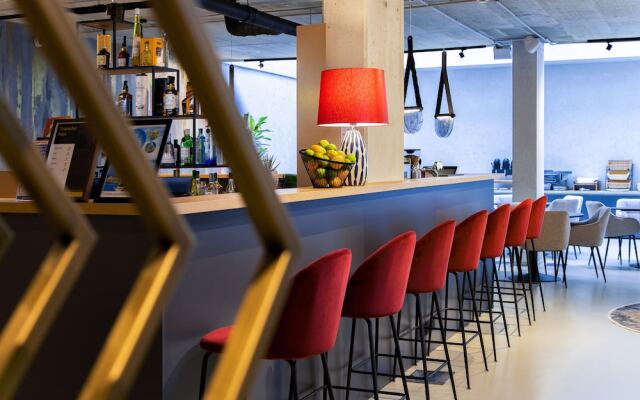The Amberlyn Suite Hotel