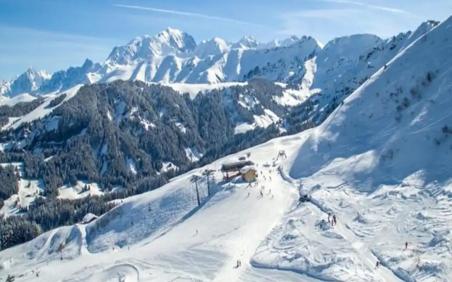 Stylish Chalet in Charming Megeve