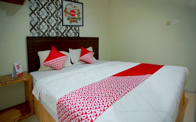 Obelix Hotel Syariah by OYO Rooms