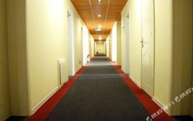 Homeinn Ease Hotel (Weihai Stadium Harbin Institute of Technology)