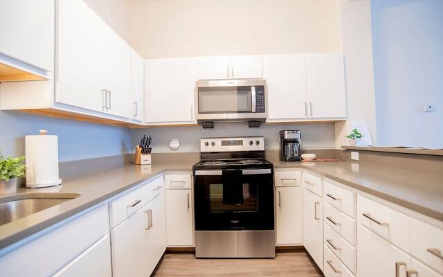 3BR CozySuites TheBlock Skybridge Access