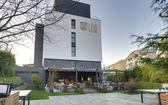 Leo suites Hotel