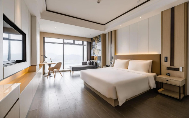 Atour Hotel Tonglu Fuchun River