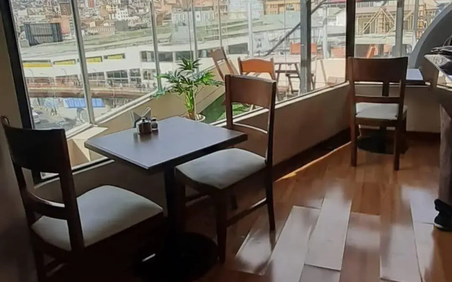 Monte Carlo Hotel