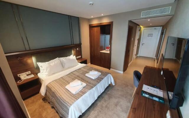 Leo Group BEST STUDIO 2517 Alliance Palace