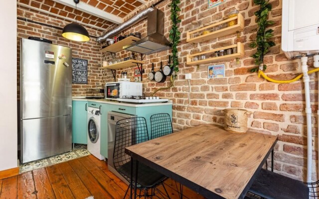 Nostalgic Flat Near Galata Tower in Beyoglu