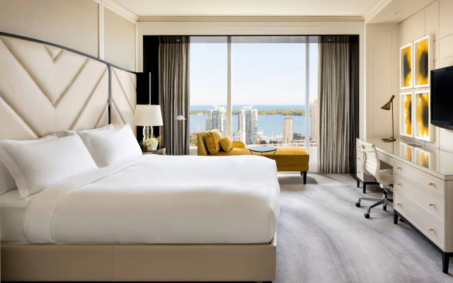 The Ritz-Carlton, Toronto