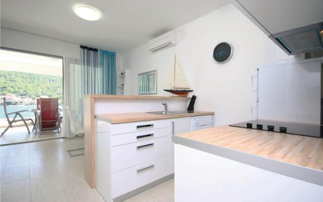 Nice Home in Grebastica With Wifi and 2 Bedrooms