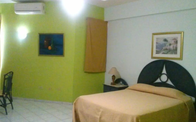 Aparta Hotel Jardines Metropolitanos