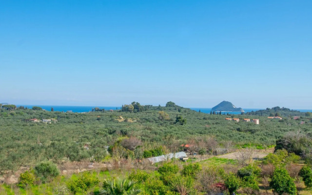 Family Private Homes with Sea View