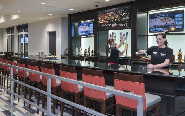 Holiday Inn Indianapolis Airport by IHG