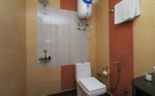 Kehar Palace by OYO Rooms