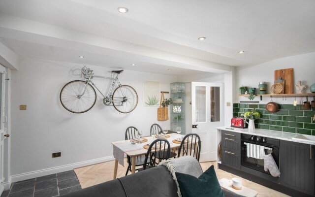 The Courtyard Apartment