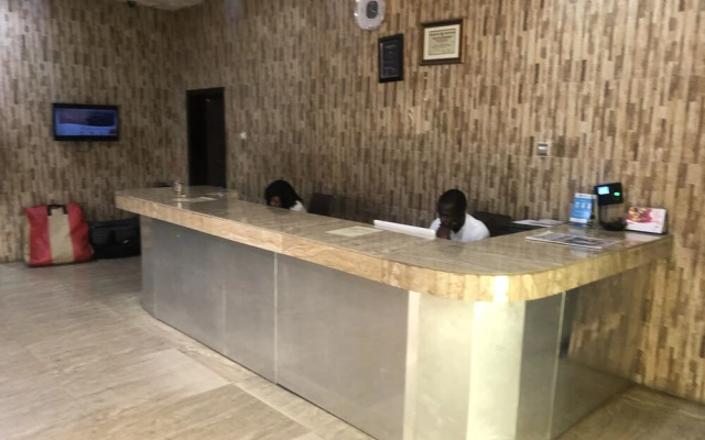 Mayors & Diplomat Suite GRA