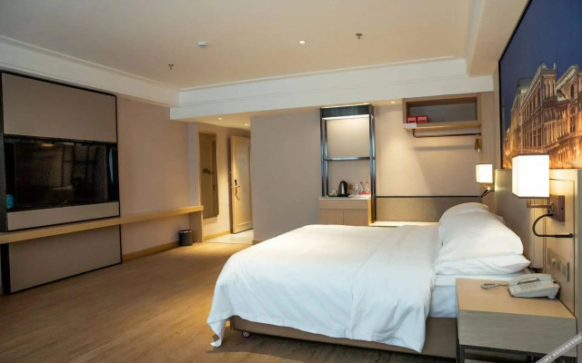 Vienna Hotel (Liyang Municipal Government Bayaihan Store)