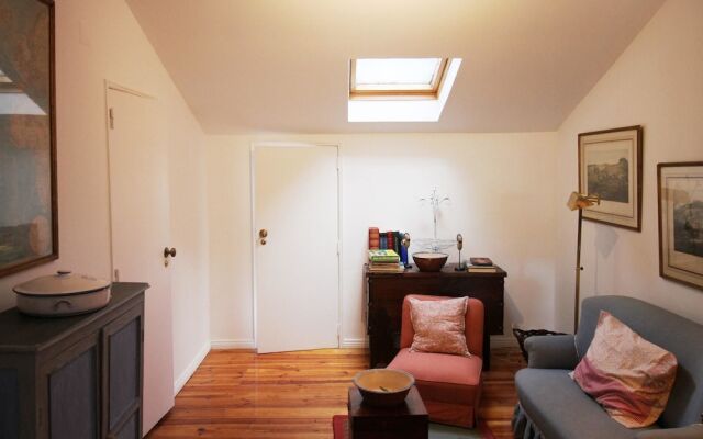 House With 3 Bedrooms in Algés, With Wifi - 1 km From the Beach