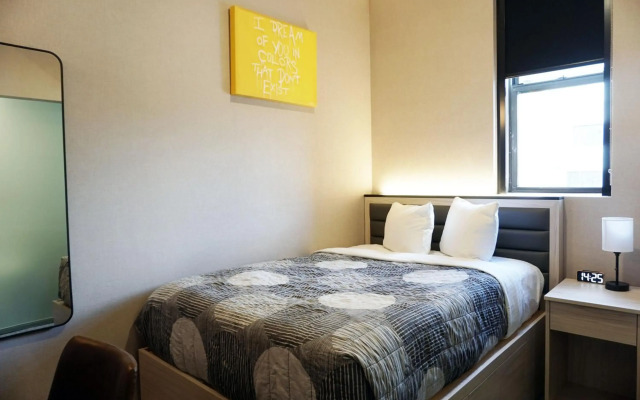Leon Hotel LES