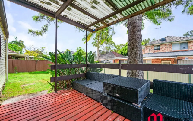 Metawise/parramatta Cozy Room With Furniture Wifi