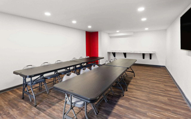 Ramada by Wyndham Bainbridge