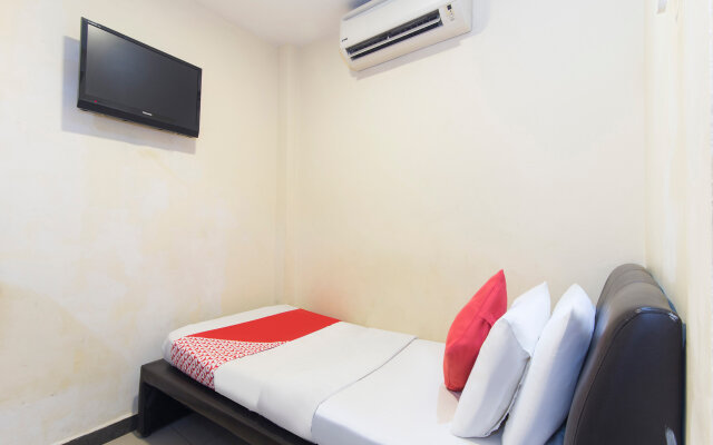 OYO 124 Hotel Seniman Sentul (Sanitized Stay)