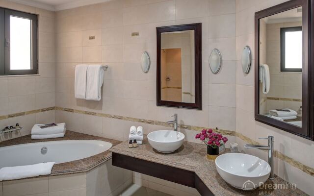 Dream Inn Dubai-Luxury Palm Beach Villa