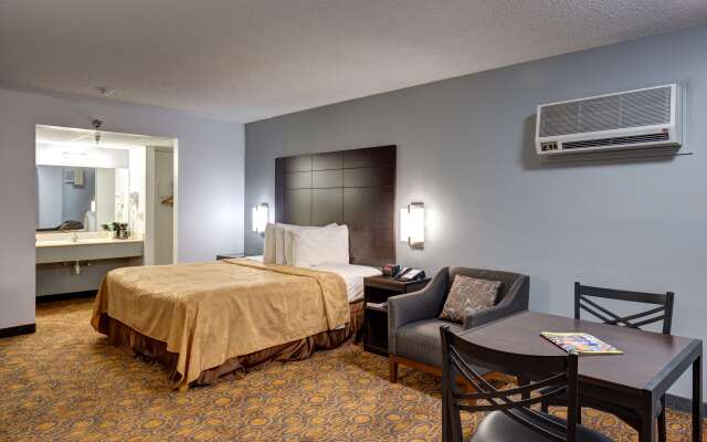 Howard Johnson by Wyndham Branson Theatre District