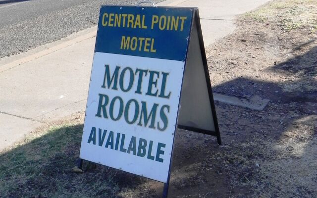 Central Point Motel