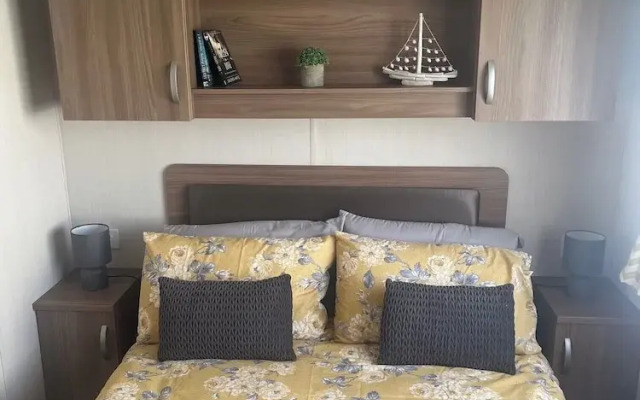 Seaside Escape - Cayton Bay Cabin
