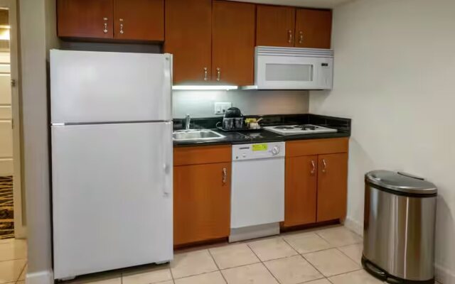 DoubleTree by Hilton Hotel Buffalo - Amherst