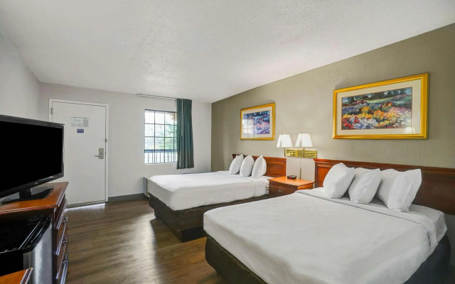 Motel 6 Lester, PA - Philadelphia Airport