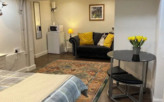 Old Thatch Bambers Green