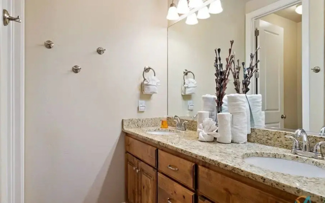 Canyon Oasis 4 Bedroom Apts