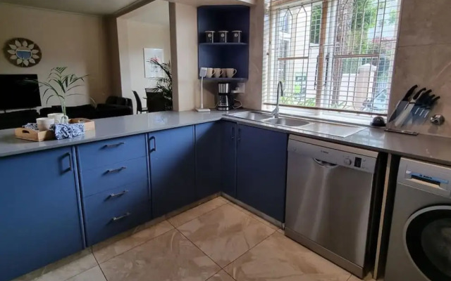 Luxurious Sea Point Apartment