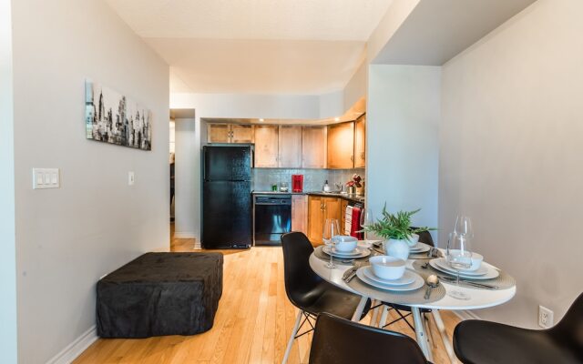 AOC Suites - Heart of Downtown  Condo
