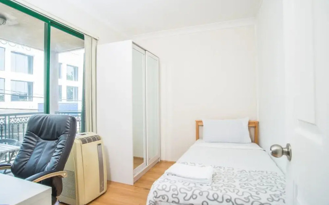 Spacious & Cozy Apartment In Heart Of Redfern