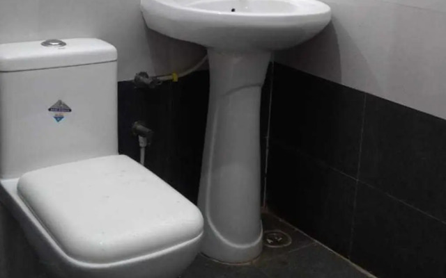 Oyo 93022 Krishna Stay In