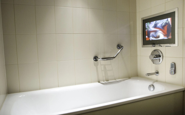 Crowne Plaza London Ealing by IHG