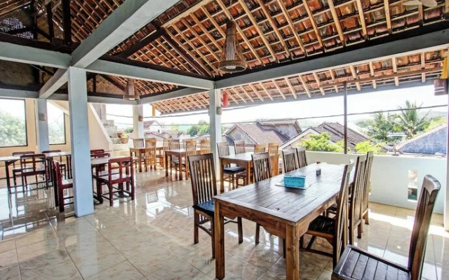 Capital O 92747 Ombak Cafe & Homestay