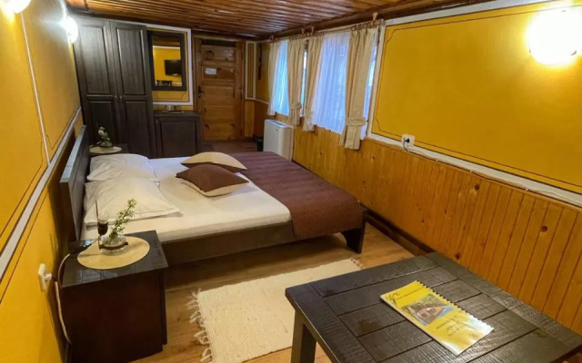 Guest rooms Colorit