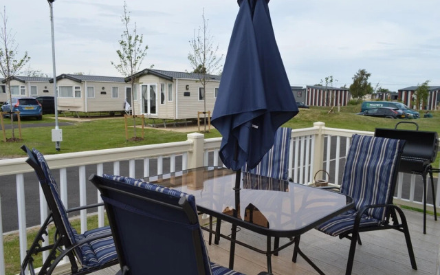 Tattershall Lakes Luxury Caravan With Hot tub